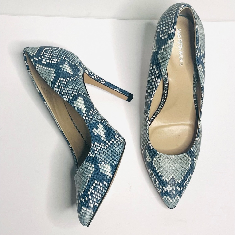 Saks Fifth Avenue Blue Heels with Snakeskin Texture